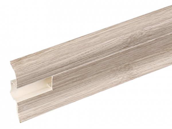 339_bambuk_svetlyy_plintus_