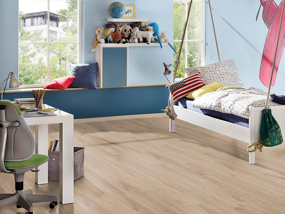 Ламинат Дуб Эвр 10.115 м2 8мм АС4 VARIOSTEP  KRONOSPAN