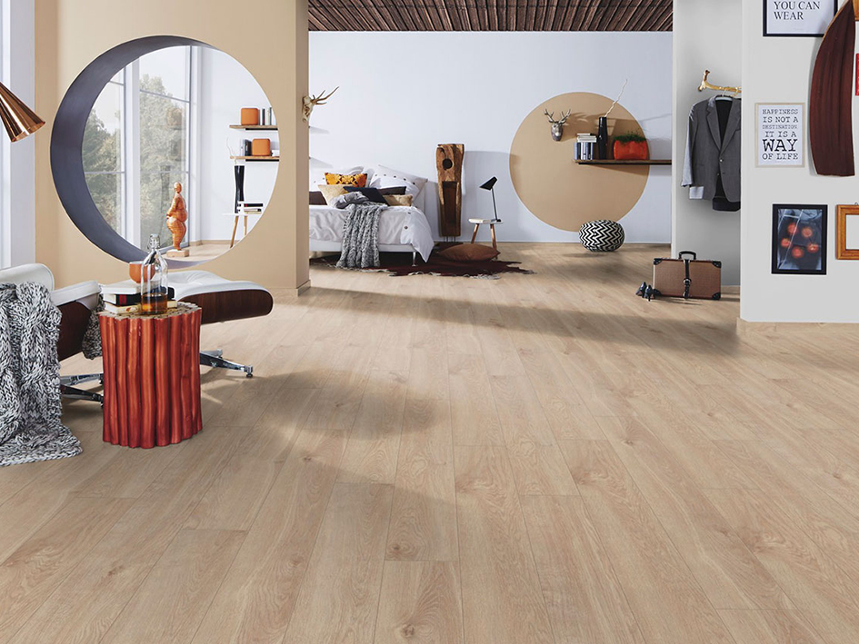 Ламинат Дуб Эвр 10.115 м2 8мм АС4 VARIOSTEP  KRONOSPAN