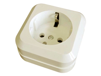 Розетка с/з наруж. слоновая кость  Ладога